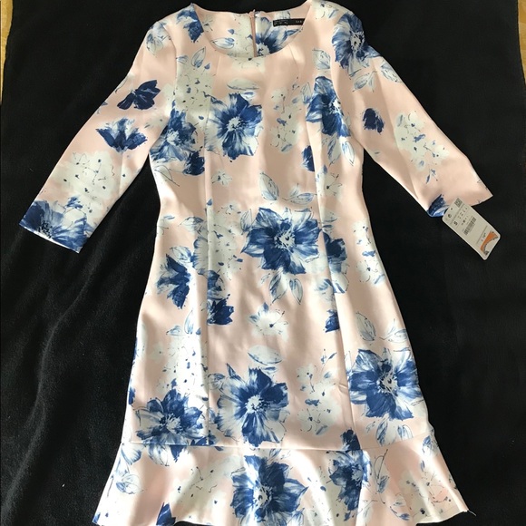 Brand new zara floral dress （with tag on） - Picture 1 of 6